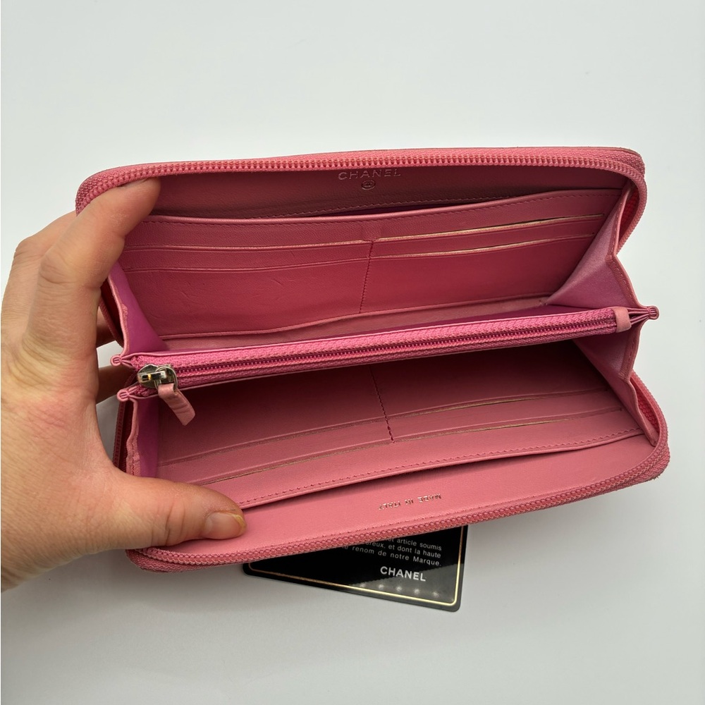 CHANEL PINK CC CAMELLIA FLOWER LAMBSKIN ZIPPY WALLET - Picture 7 of 16